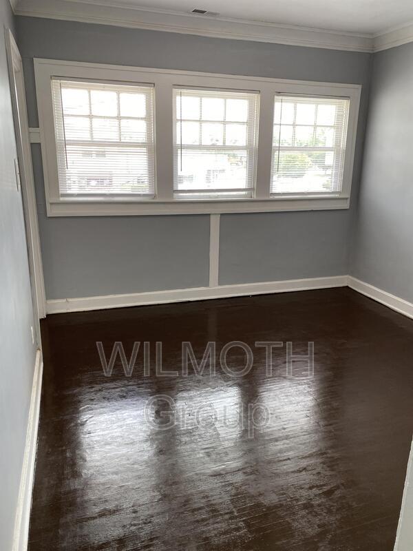 Building Photo - 636 E 37th St