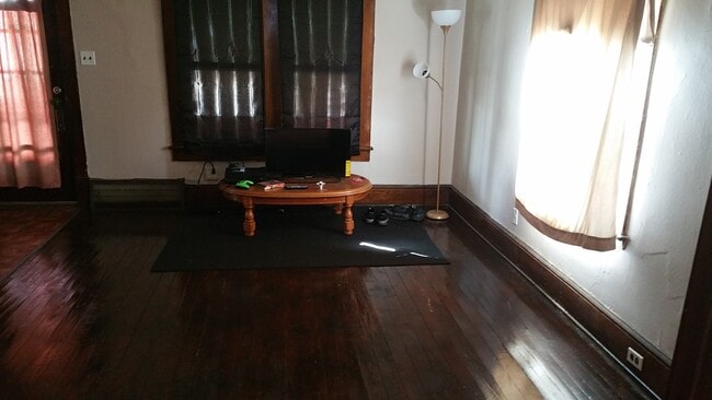 Living room - 2240 Manchester Rd