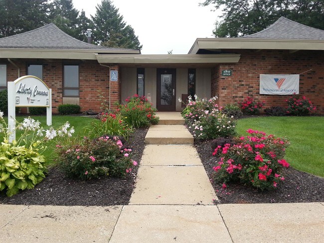 Foto del edificio - Liberty Commons Townhomes and Apartments
