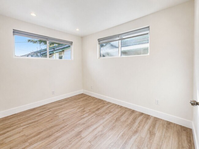 Building Photo - 8912 Krueger St