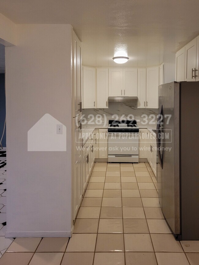 Building Photo - 7791 Shadyglade Ln