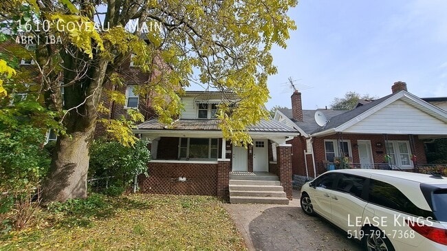 Photo du bâtiment - Completely Renovated 4 Bedroom 1 Bathroom Main Floor Unit