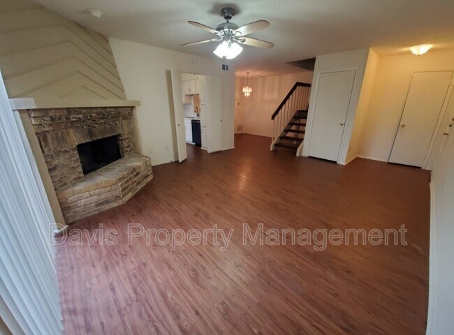Building Photo - 333 Melrose Dr