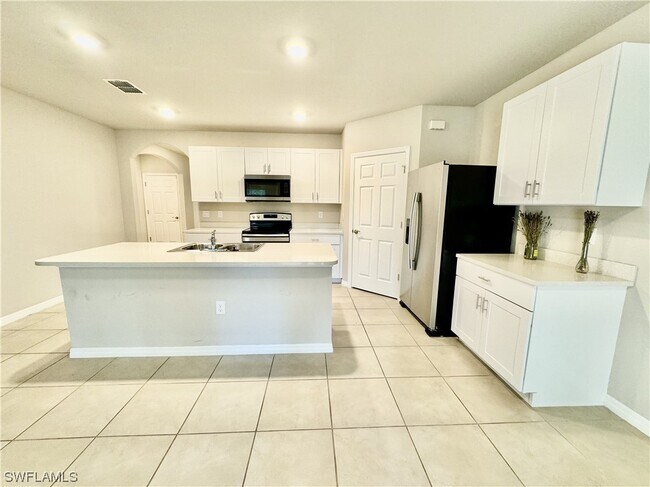 Foto del edificio - 18705 Spruce Dr W