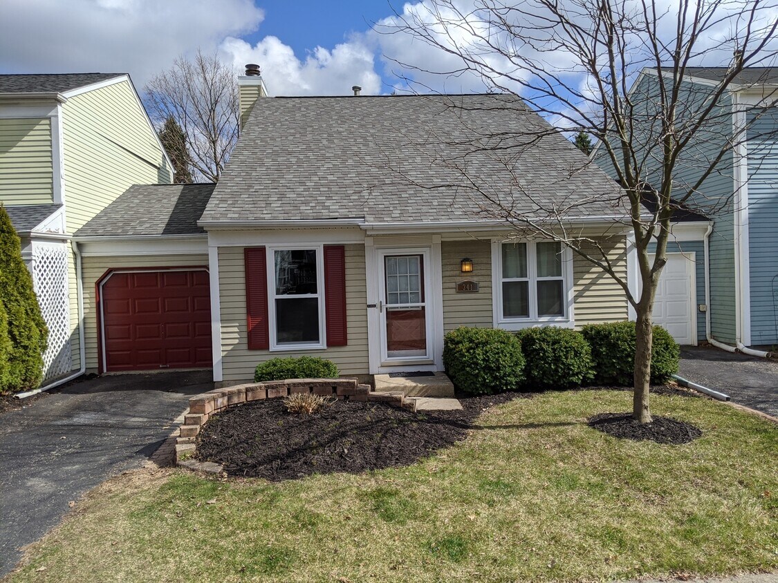 Primary Photo - 341 Golf Ln