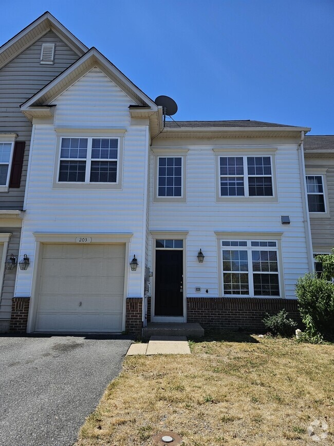 Wakeland Manor Apartments for Rent with Parking Stephens City, VA 1