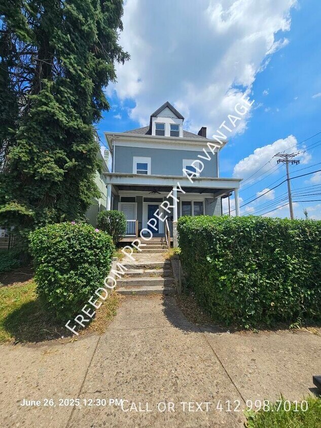 Primary Photo - 7235 Meade St