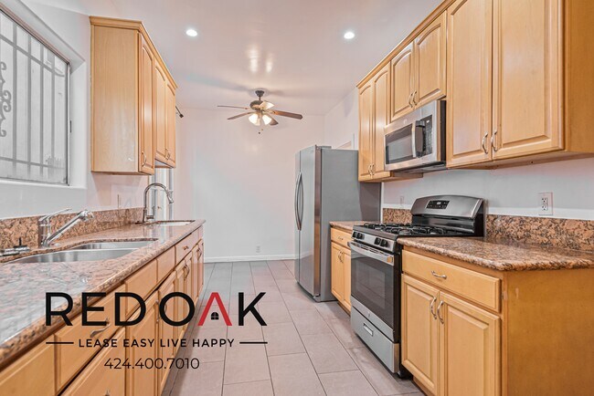 Foto del edificio - ~1 Month FREE~ Spacious Multi-Story Three ...