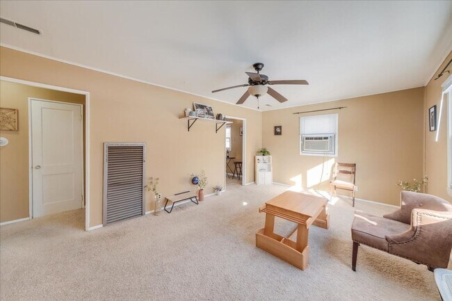 Foto del edificio - Newly Renovated 2 bedroom, 1 bathroom Urbana-Available April 1st, 2026