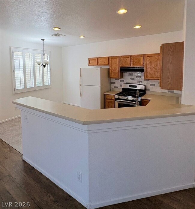 Foto del edificio - 6064 Nestled Foot St