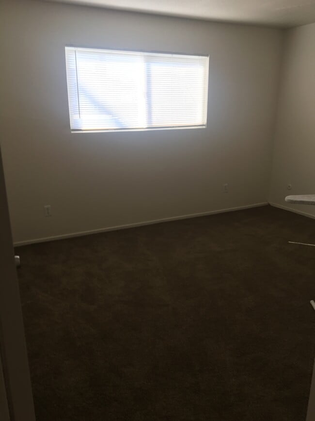 141 S 6th Ave Unit 1, Oakdale, CA 95361 Apartments in Oakdale, CA