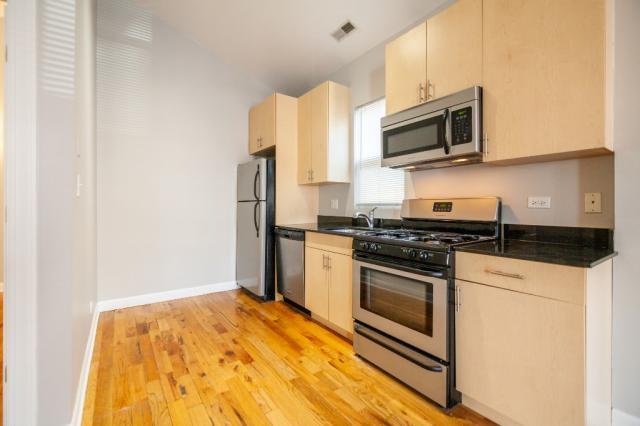 Building Photo - 1 bedroom in CHICAGO IL 60622