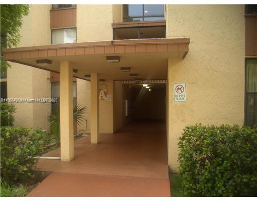 Foto del edificio - 14311 N Kendall Dr