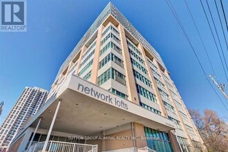 Building Photo - 2 Fieldway Rd