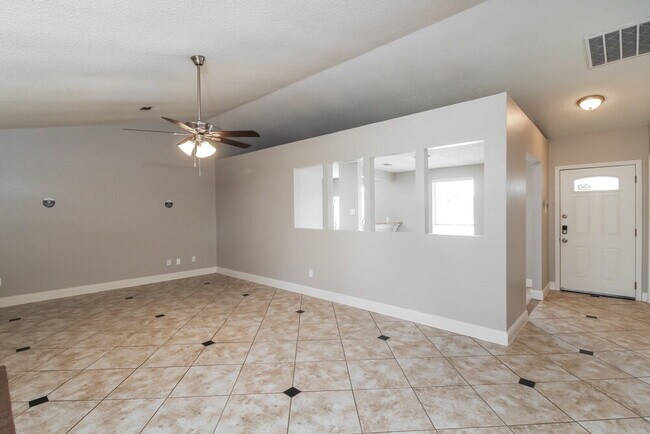 Building Photo - 7013 Silver Sage Dr