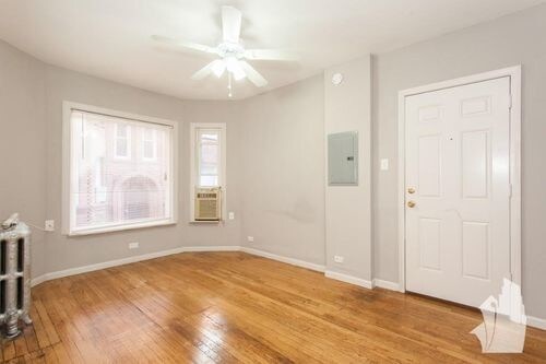 Foto del edificio - 1338 W ARGYLE St