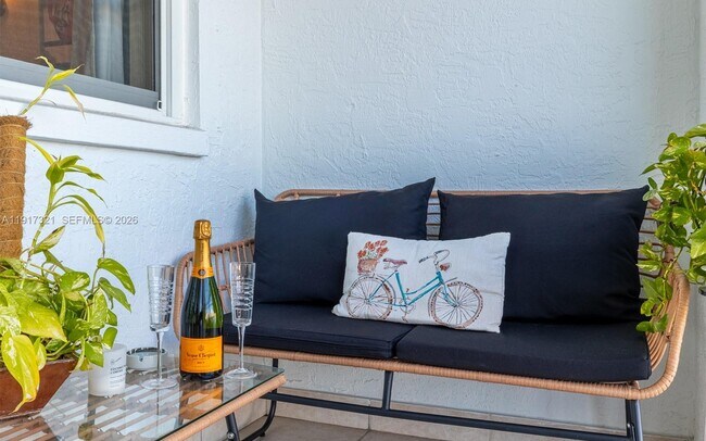 Foto del edificio - 3255 NE 184th St