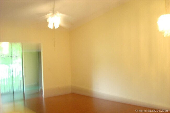 Building Photo - 9609 Riverside Dr
