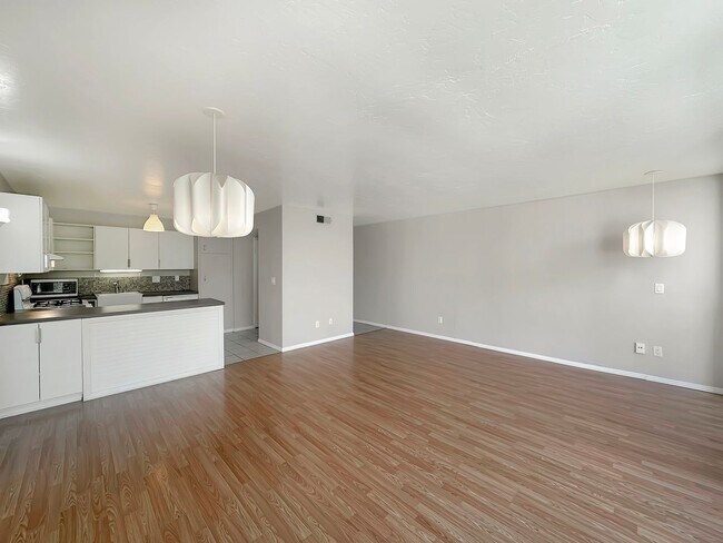 Foto del edificio - Charming 1BD/1BA Condo in Mission Valley W...
