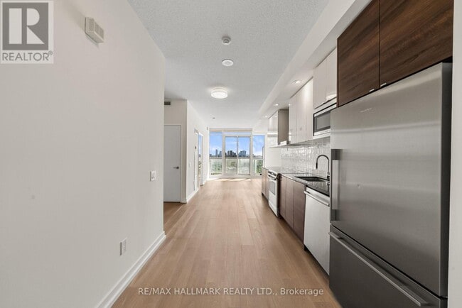 Building Photo - 121 McMahon Dr