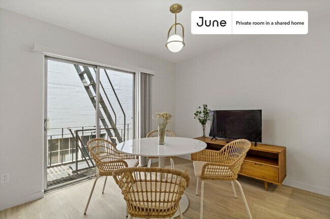 Foto del edificio - Room in Shared 5 bed/3.5 bath home