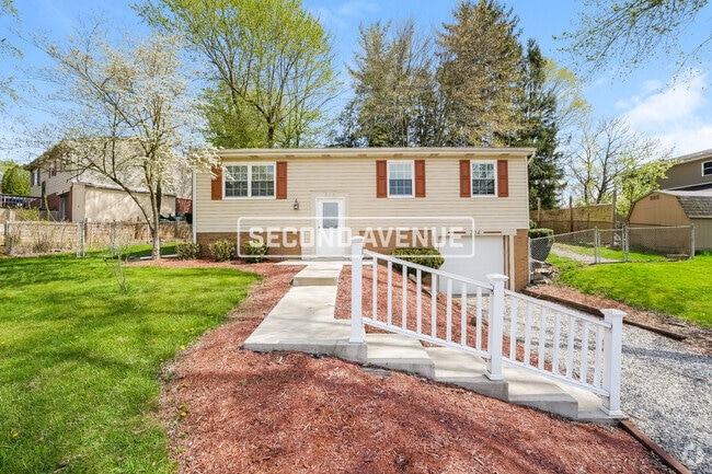 Building Photo - 204 Dolomite Dr