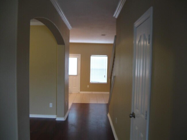 Building Photo - 136 Avery Springs Ln