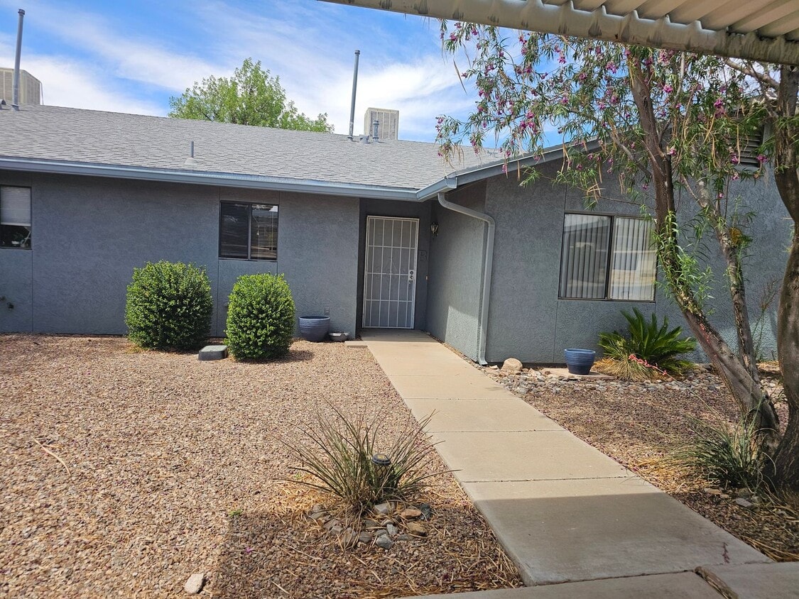 Primary Photo - 2BR 2BA Condo ready for move in!