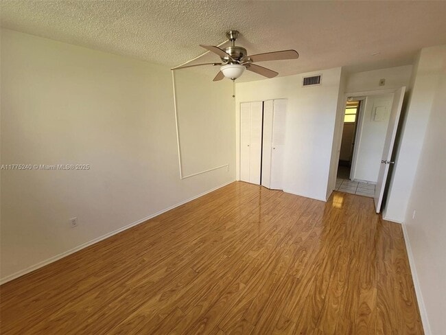 Foto del edificio - 16400 NE 17th Ave