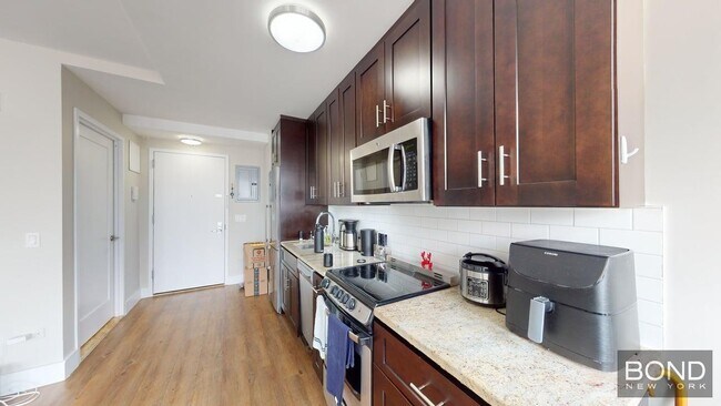Foto del edificio - 237 E 34th St