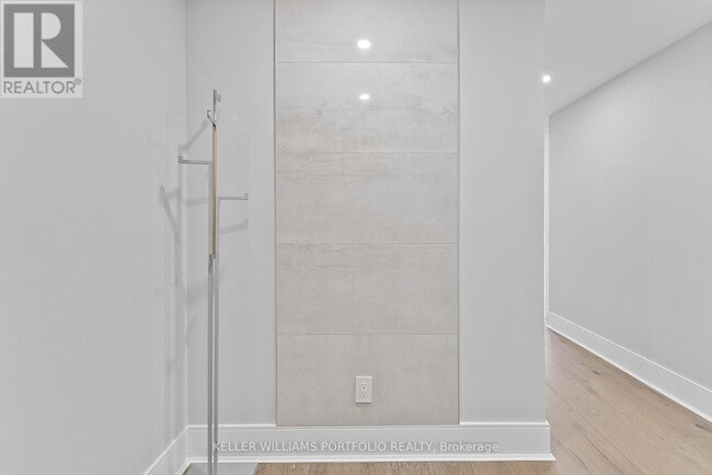 Building Photo - 5 Soudan Ave