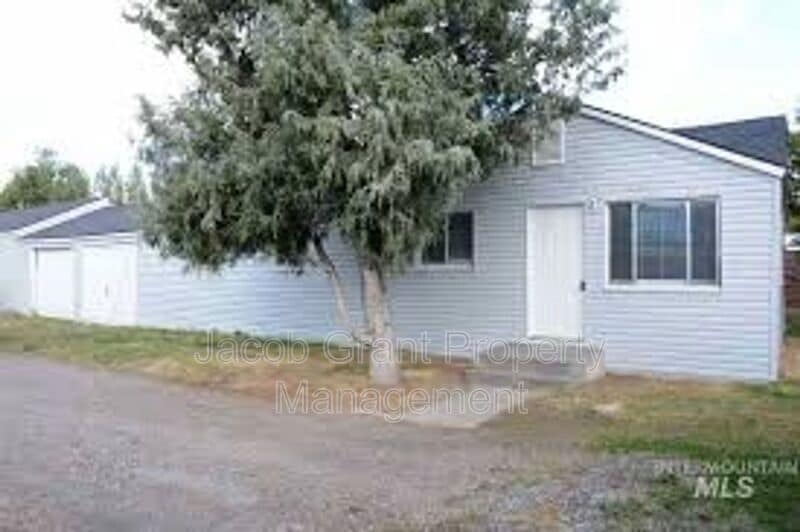 1282 Highland Dr Unit 4, Blackfoot, ID 83221 Condo for Rent in