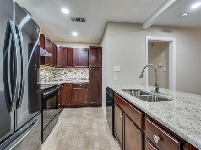 Foto del edificio - 8728 Boundbrook Ave