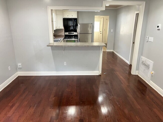 Foto del edificio - 604 Morgan Ave