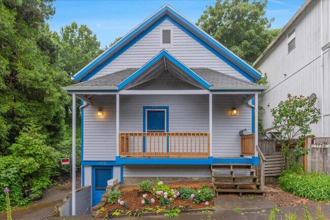 Building Photo - Newly Renovated + Sunny & Bright, 2 Bedroom + Loft, 2 Bath Duplex