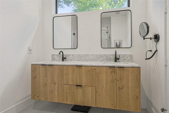 Foto del edificio - 1550 Ashway St