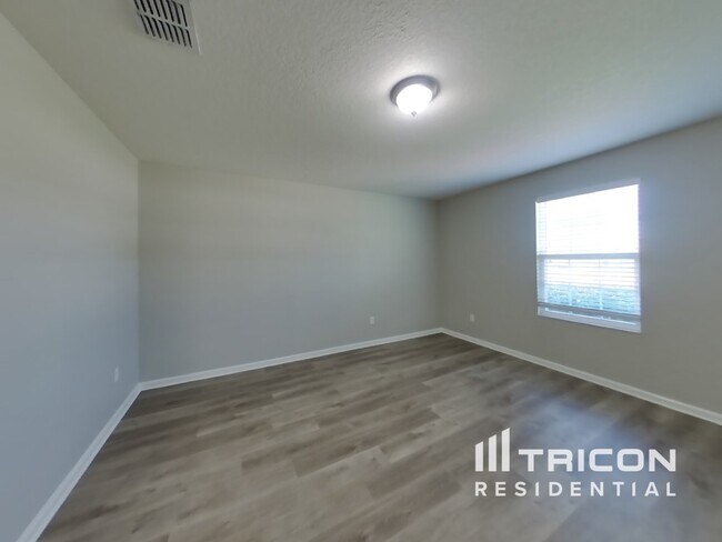 Foto del edificio - 77013 Birdseye Ct