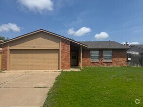 Building Photo - 1008 SW 61st St