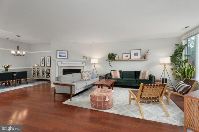 Building Photo - 9 Woodmont Dr
