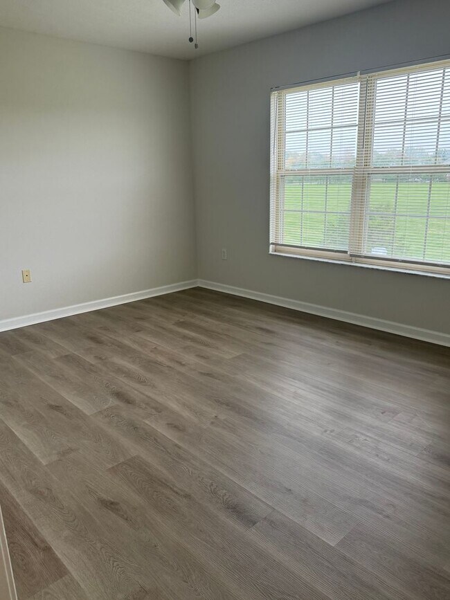 Foto del edificio - Hidden Springs II Condos