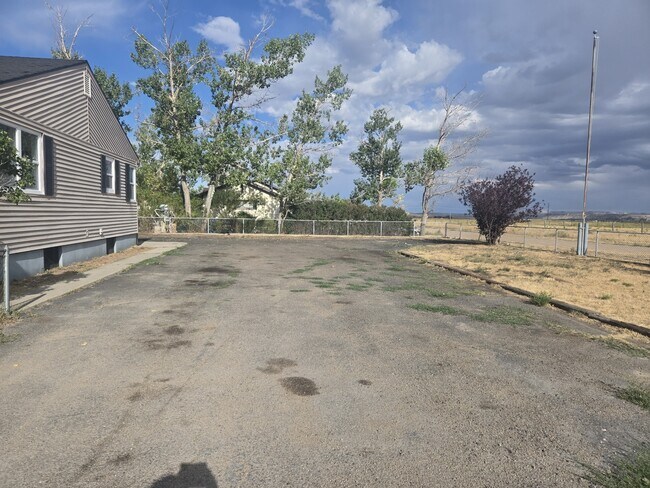 Building Photo - 11 Ball Ln