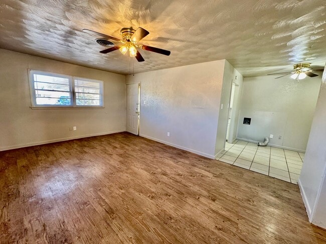 Foto del edificio - 3221 33rd St