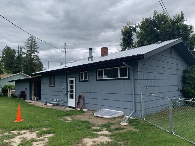 Foto del edificio - 75 Parklane Dr