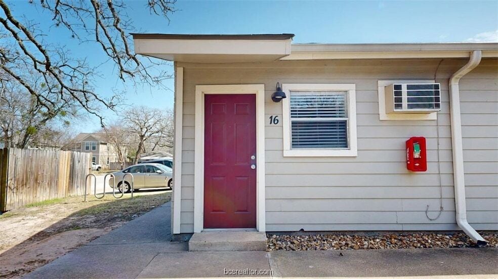 Primary Photo - 500 Foch St