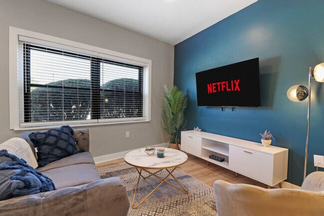 Foto del edificio - 5015 Main St