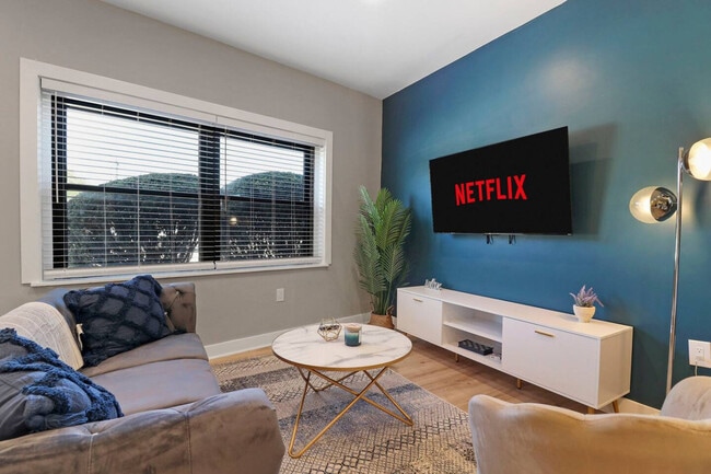 Building Photo - 5015 Main St