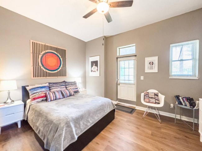 Photo - 805 Scott St Apartment