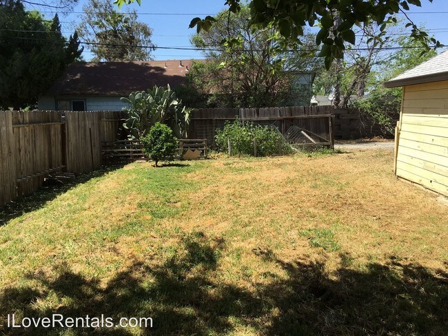 Foto del edificio - 3 br, 2 bath House - 309 N Merrill Avenue