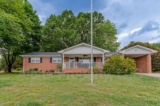 Photo - 109 Roberts Cir House