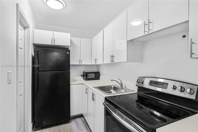 Foto del edificio - 1539 NW 8th Ave